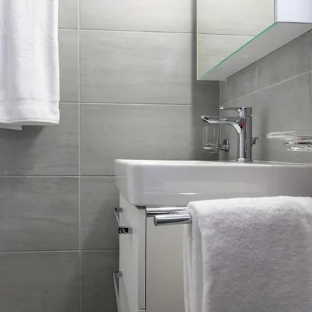 Chalet Rustico Porta Brissago TI